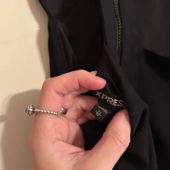 Express Crop Top - Picture 3 of 3